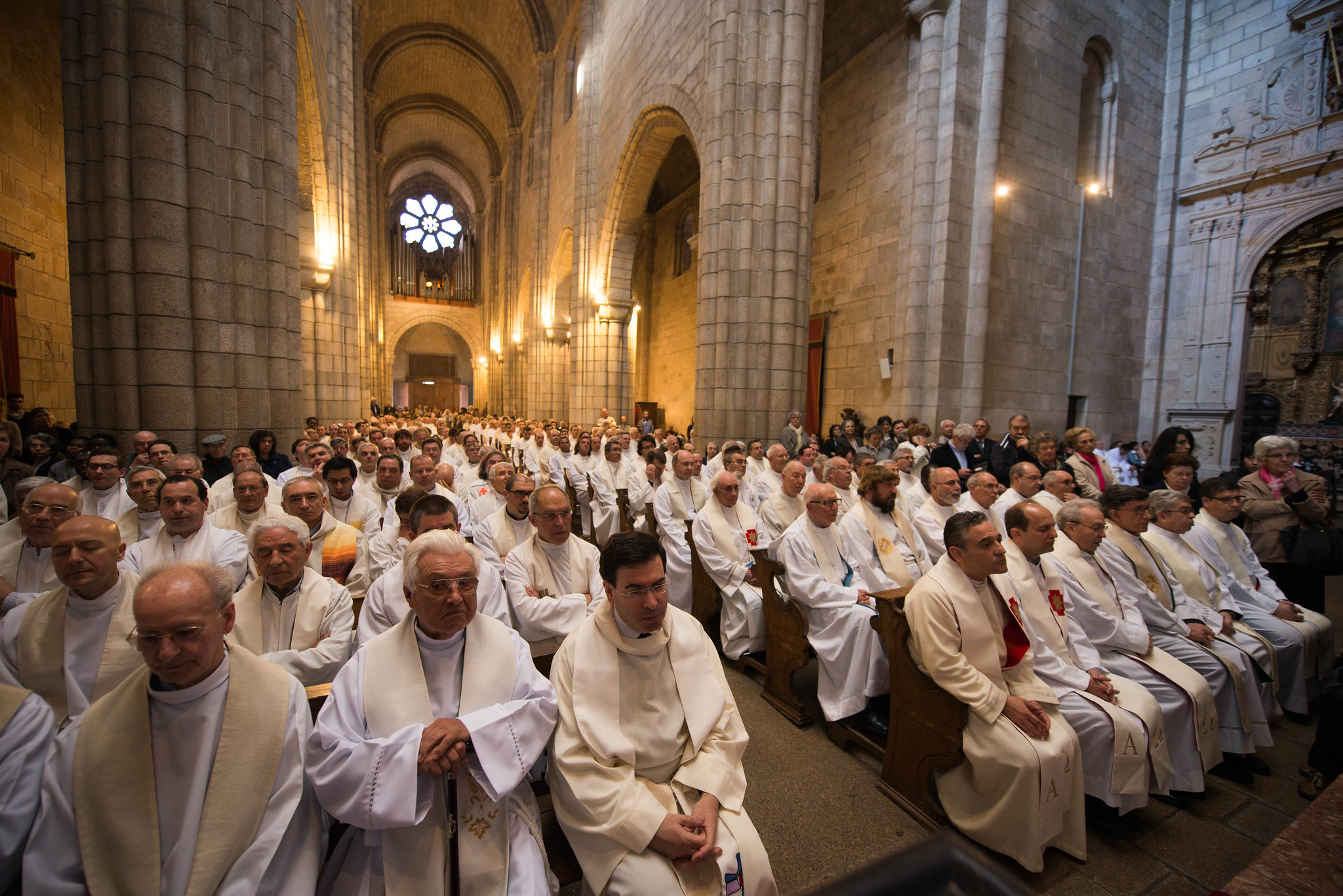 Povo de Reis, assembleia santa